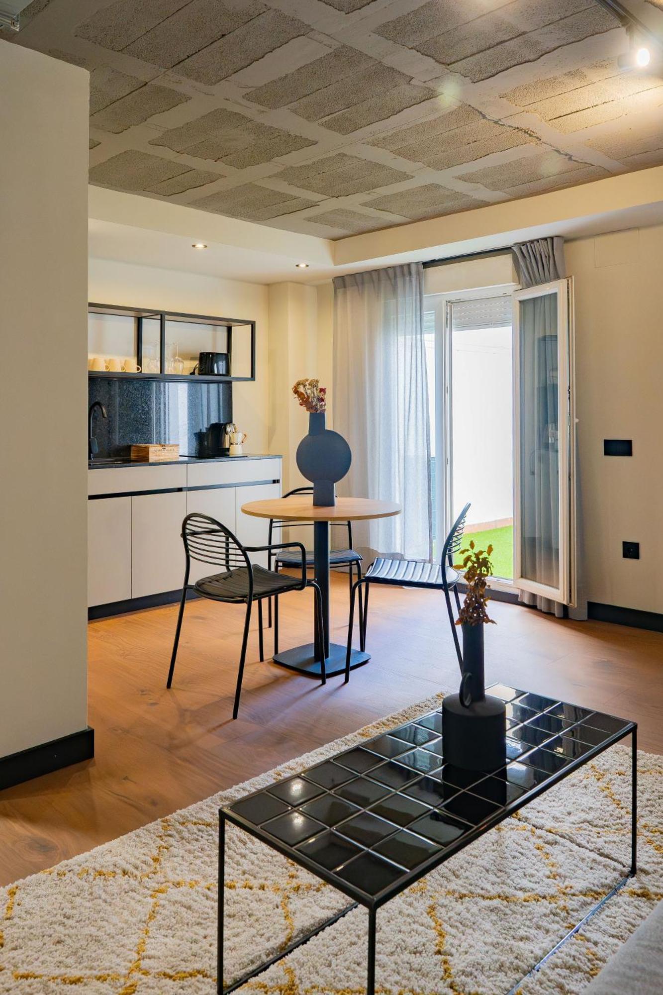 Bubu - Apartamentos En El Centro マラガ エクステリア 写真