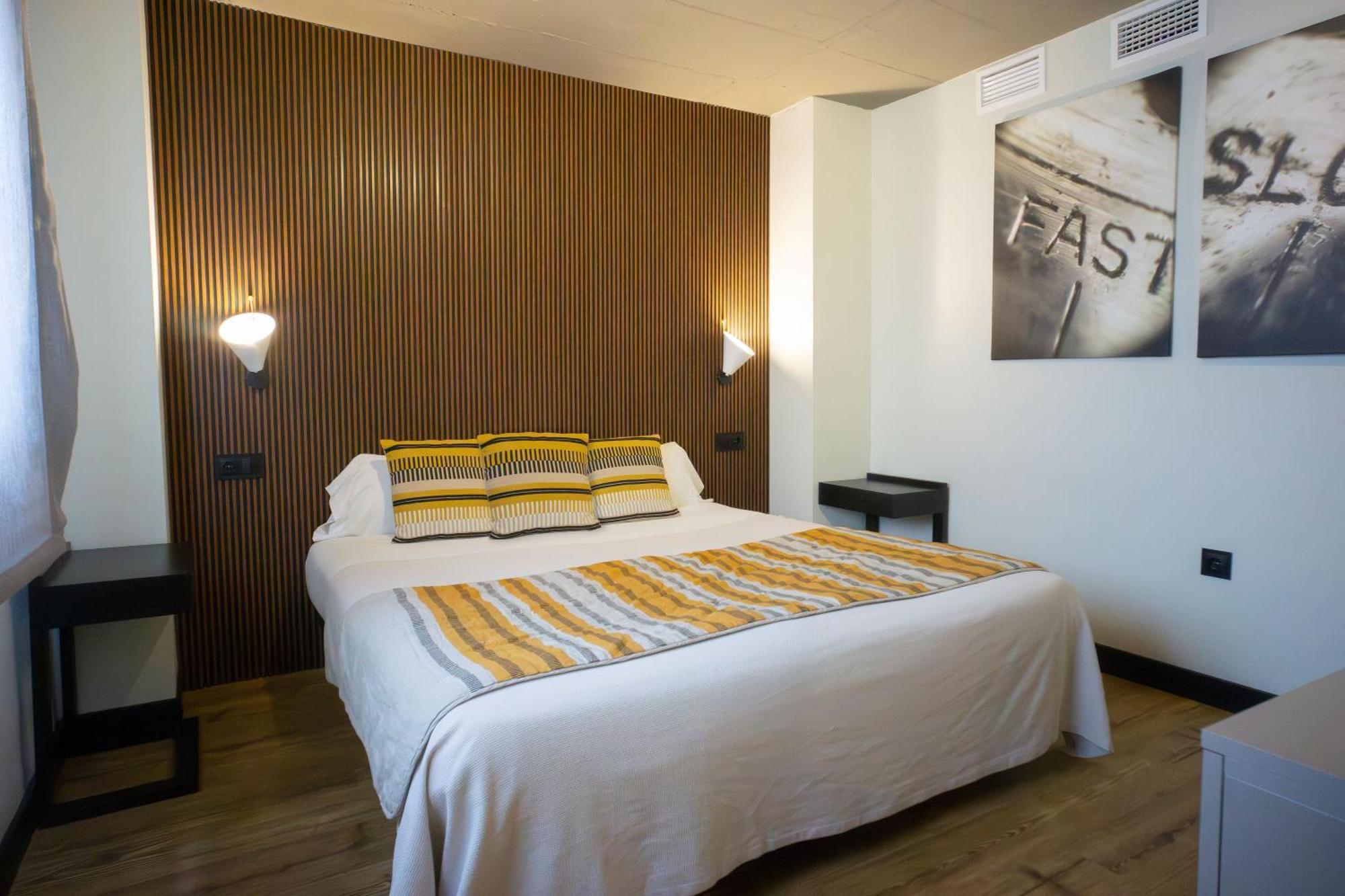 Bubu - Apartamentos En El Centro マラガ エクステリア 写真