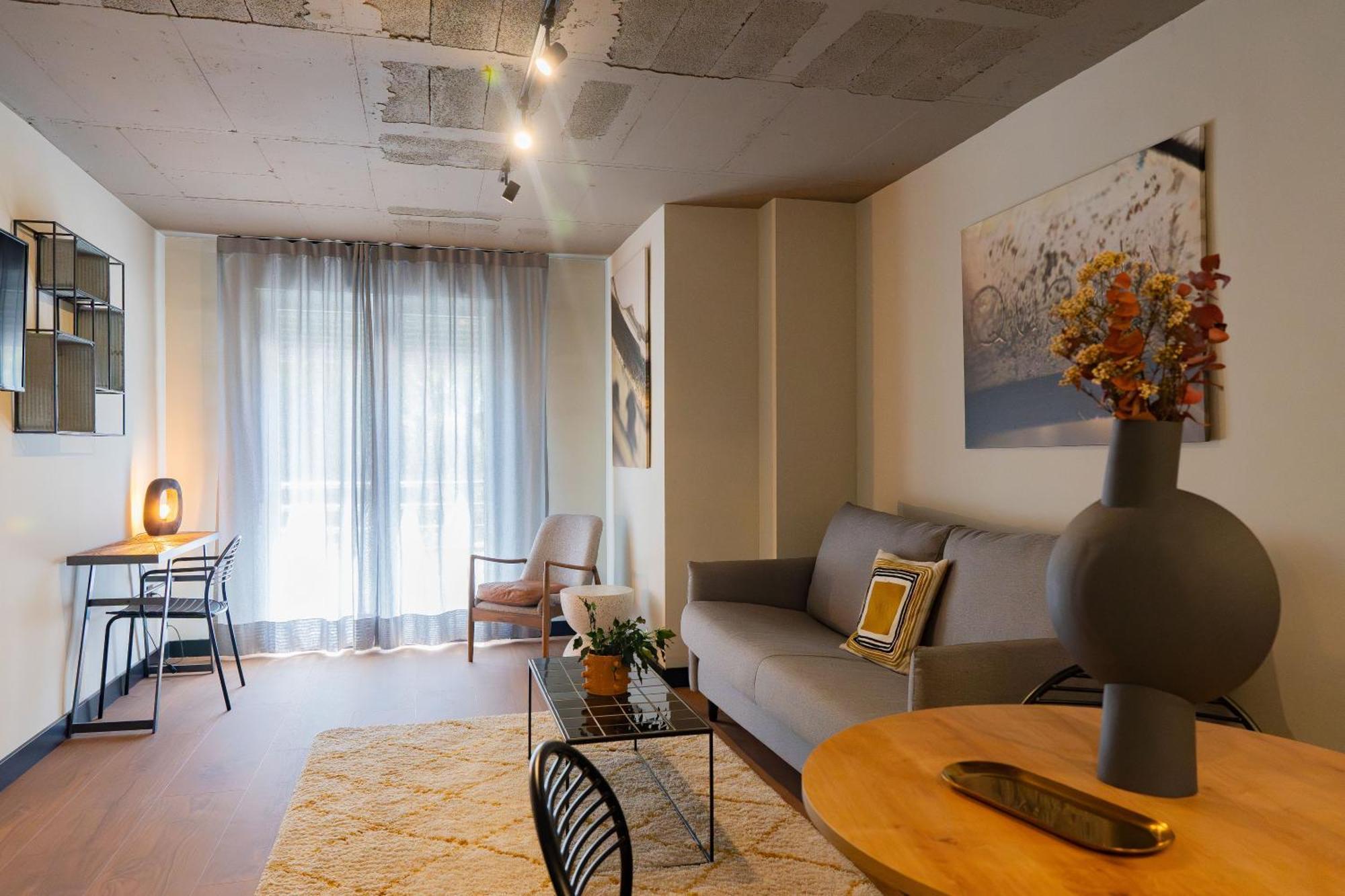 Bubu - Apartamentos En El Centro マラガ エクステリア 写真