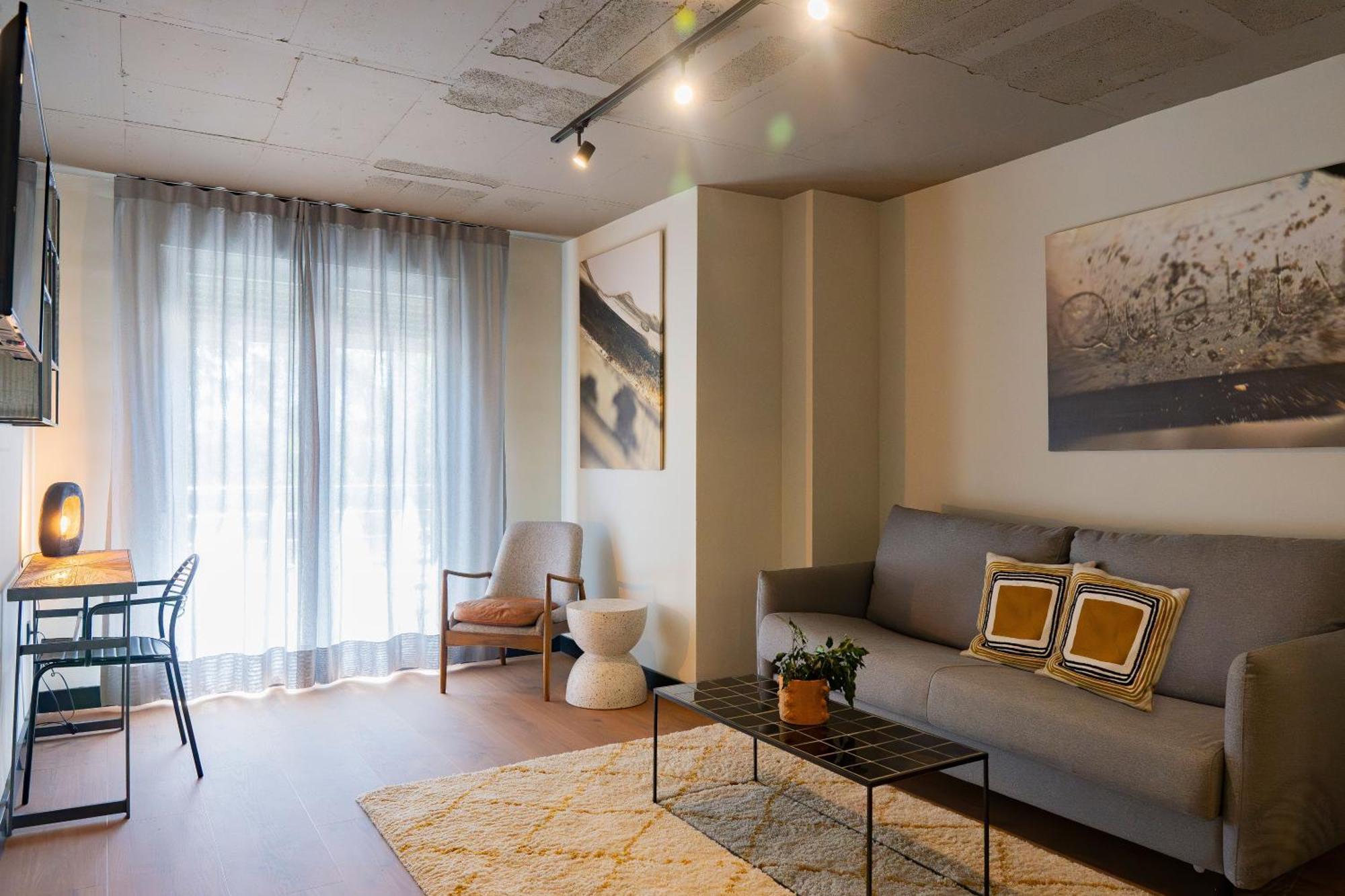 Bubu - Apartamentos En El Centro マラガ エクステリア 写真