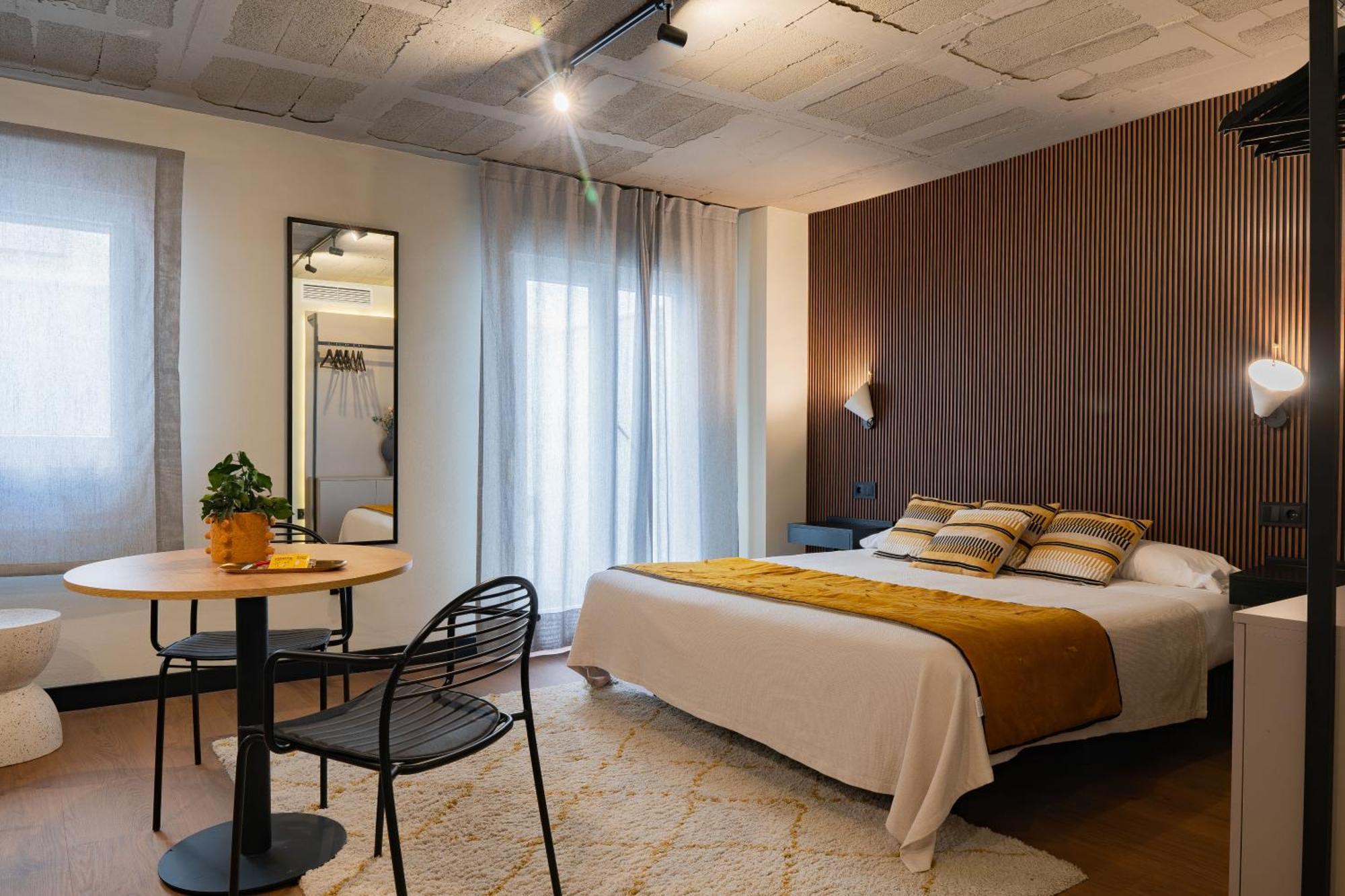 Bubu - Apartamentos En El Centro マラガ エクステリア 写真
