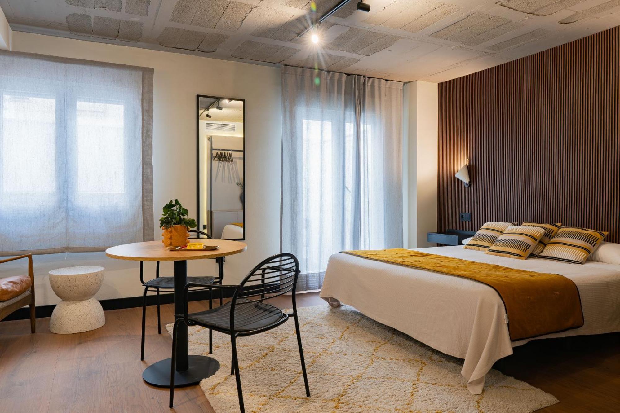 Bubu - Apartamentos En El Centro マラガ エクステリア 写真