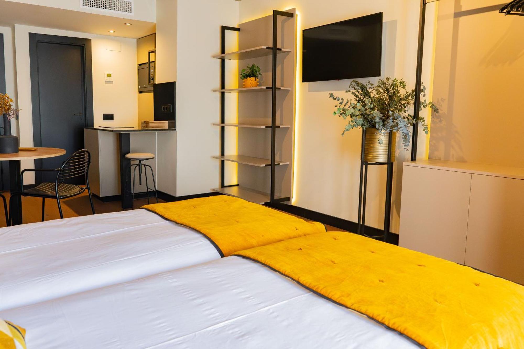 Bubu - Apartamentos En El Centro マラガ エクステリア 写真