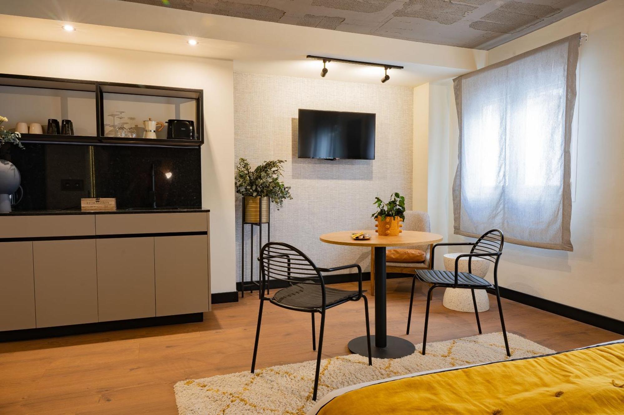 Bubu - Apartamentos En El Centro マラガ エクステリア 写真
