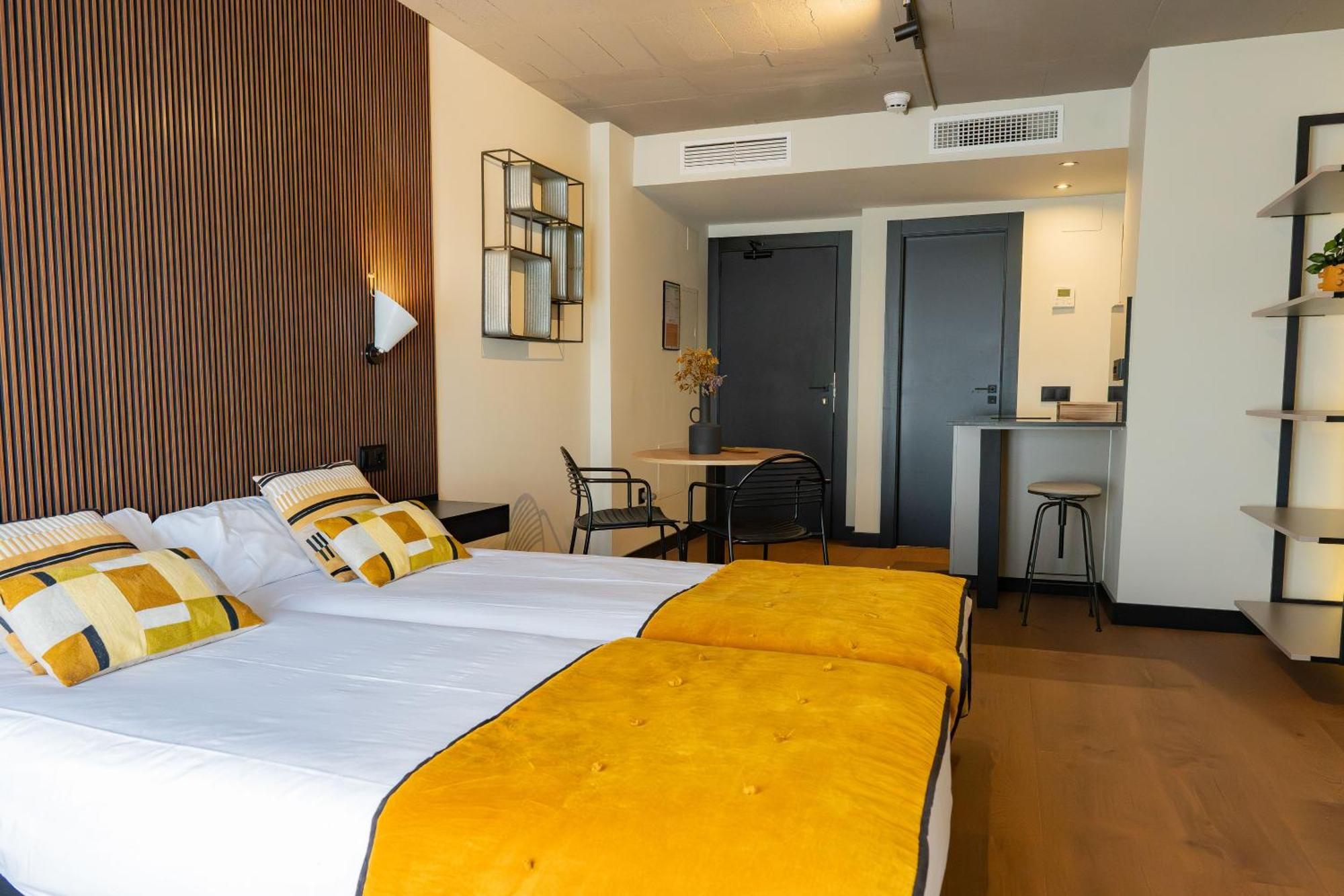 Bubu - Apartamentos En El Centro マラガ エクステリア 写真